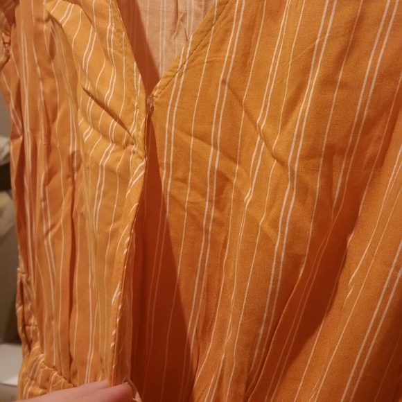 Wrap front Ruffle Sleeve jumpsuit - Picture 6 of 9